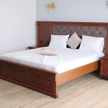 Hotel Restaurant Elite Дробета-Турну Северин Екстериор снимка