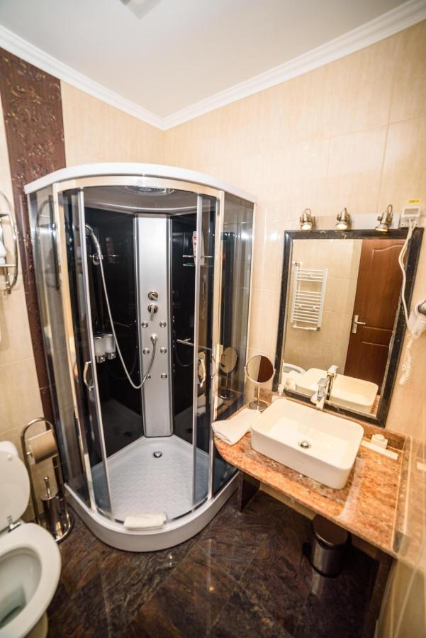 Hotel Restaurant Elite Дробета-Турну Северин Екстериор снимка