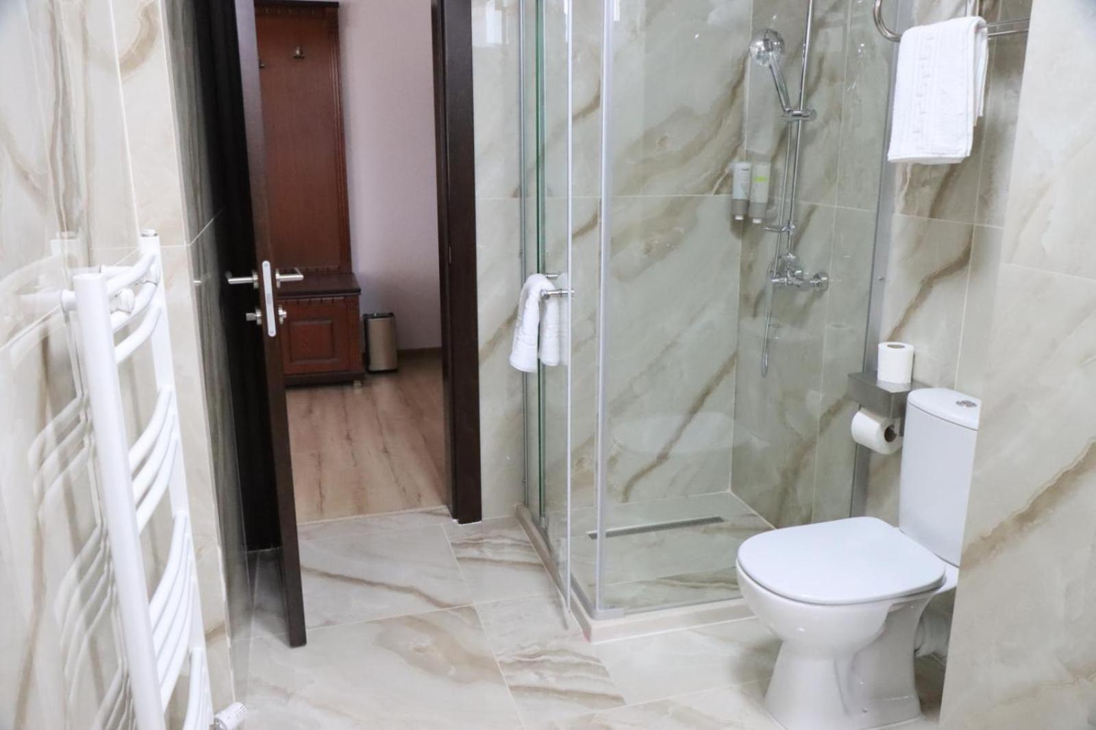 Hotel Restaurant Elite Дробета-Турну Северин Екстериор снимка