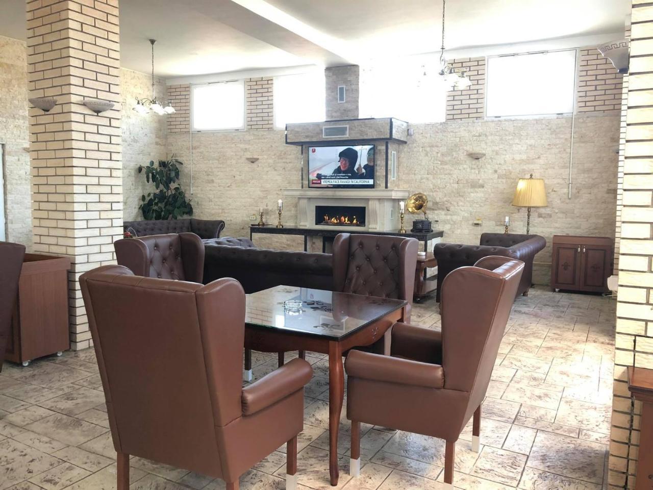 Hotel Restaurant Elite Дробета-Турну Северин Екстериор снимка